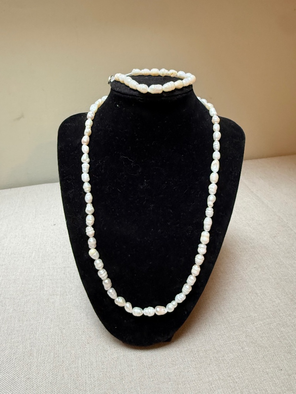 Freshwater Cultured Pearl Necklace and Bracelet Set